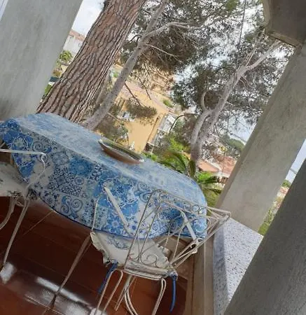 Elvira Hollywood Bed & Breakfast *